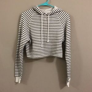 Cropped hoodie